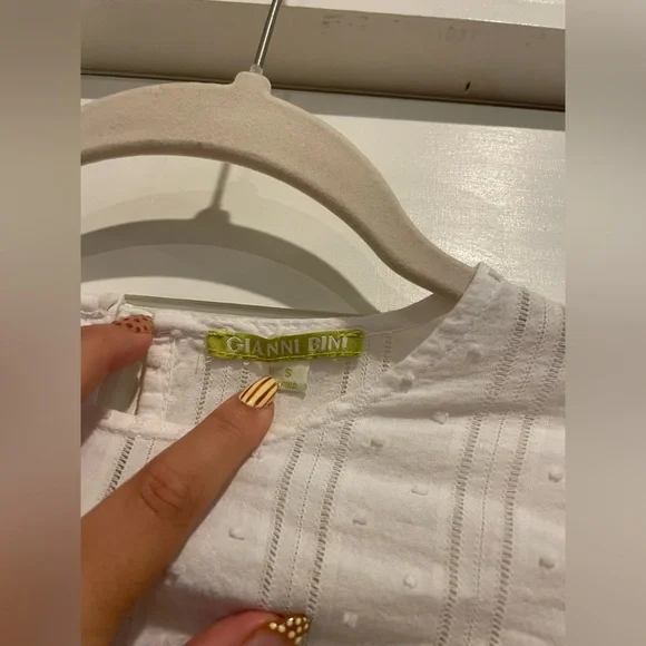 Gianni Bini White Long Sleeve Blouse with Bows on Sleeves - Picture 3 of 4